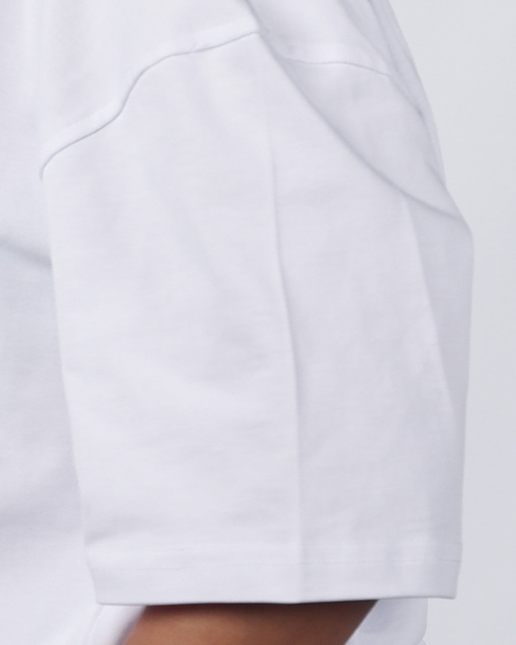 تيشيرت حريمي أوفرسايز - أبيض