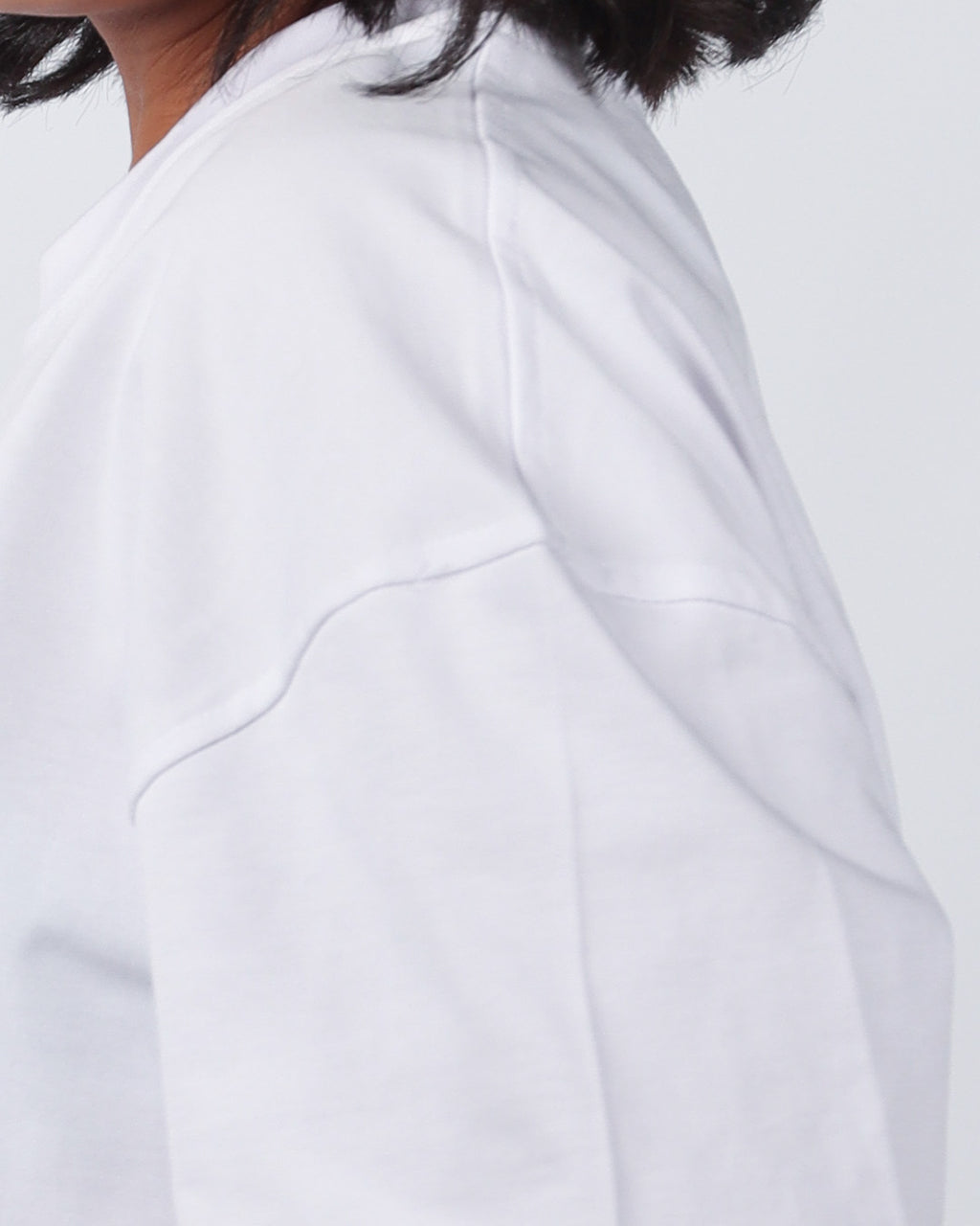 تيشيرت حريمي أوفرسايز - أبيض